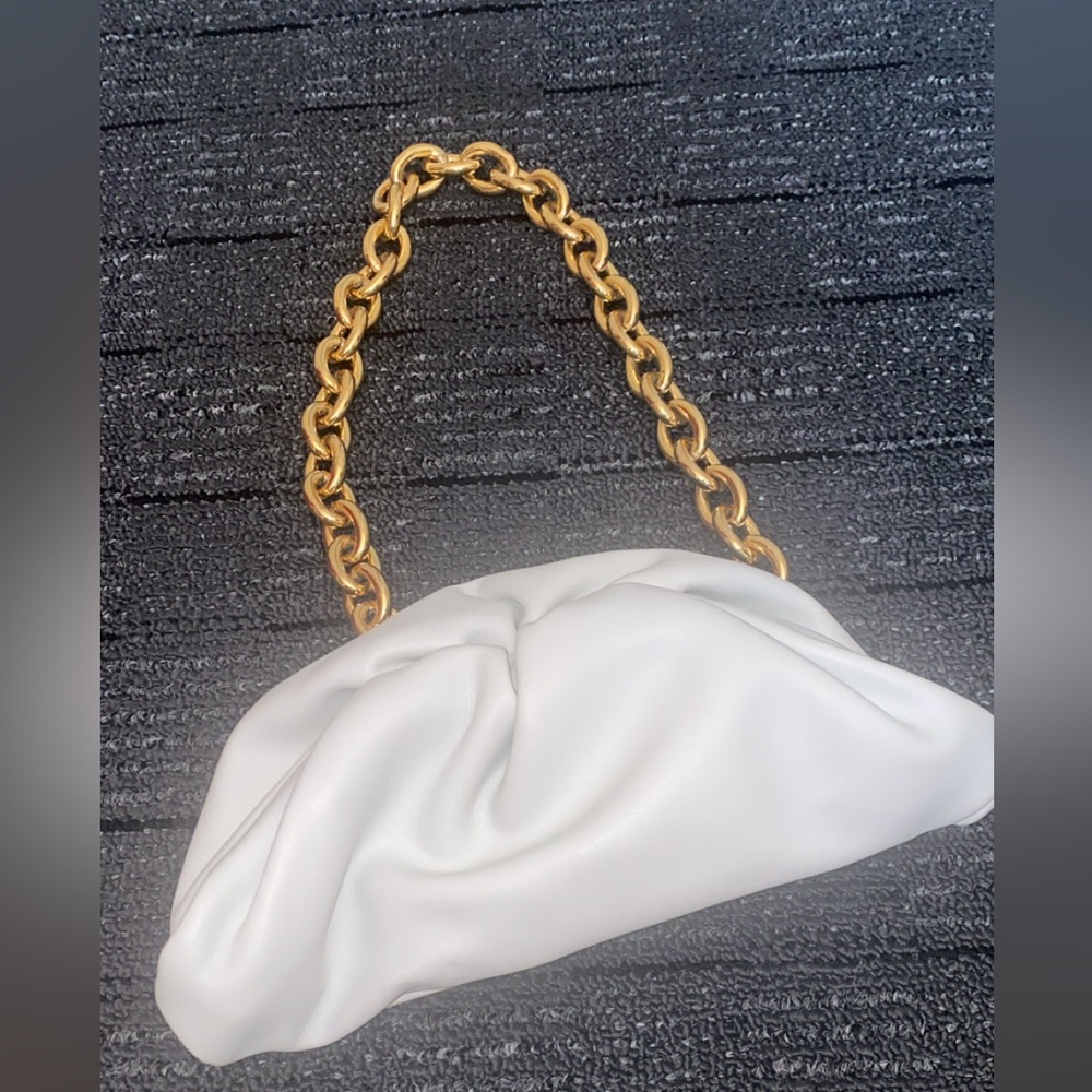 Small White Chain Shoulder/cross body Bag. Can also wear as a clutch.